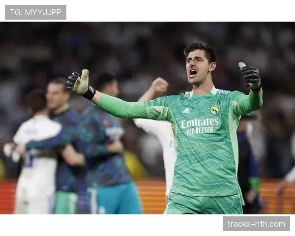 库尔图瓦神勇扑点助球队逆转取胜，状态回暖迎关键胜利