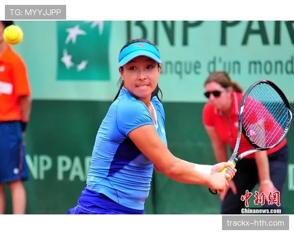 彭帅这日常离开赛场成了别人家的亲闺女，差那点气场明显过分