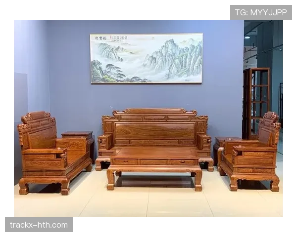 魏秋月发了个家居照，沙发看起来比我整个租房值钱